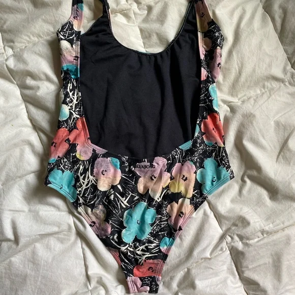Billabong one-piece swimsuit. - Picture 2 of 2